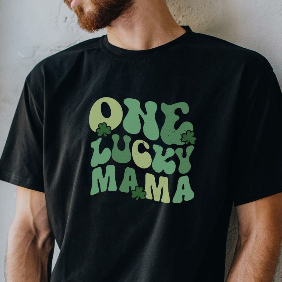 womens one lucky mama st patricks day mom mother groovy shirt